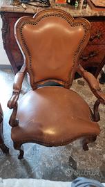 poltrona con braccioli 