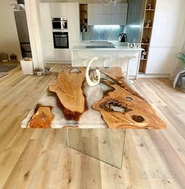  ✨ Tavoli fatti a mano in legno e resina ✨