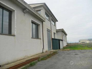 Immobile di 500 m² con 5 locali a Tuscania