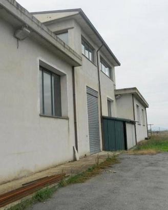 Immobile di 500 m² con 5 locali a Tuscania
