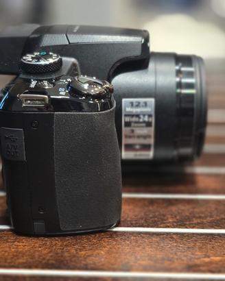 NIKON MACCHINA FOTOGRAFICA