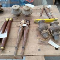 Componenti in legno per mobili antichi. 