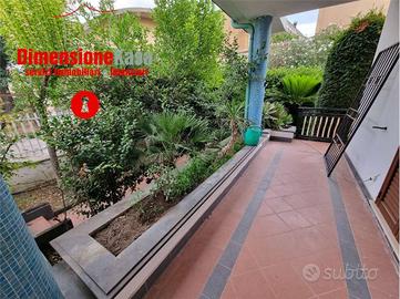 Villa di 270 m² con più di 5 locali e box auto a C