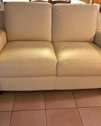 Divano in pelle beige