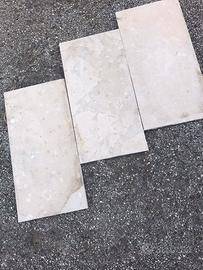 Piastrelle in marmo travertino