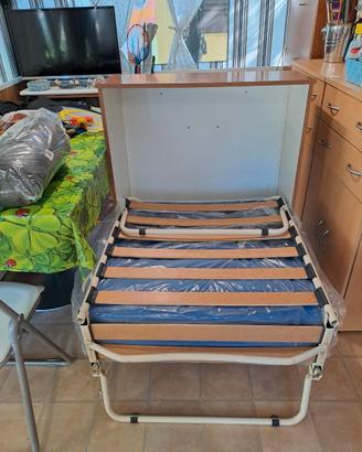 Letto singolo a mobile a scomparsa