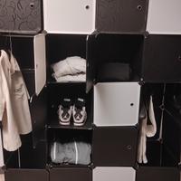 armadio tessuto e metallo 