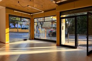Locale commerciale/Magazzino/ ufficio / Garage