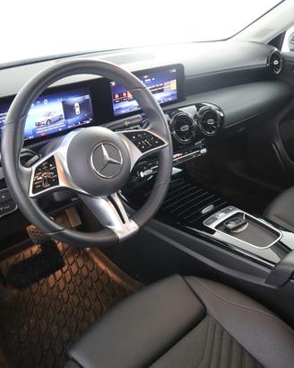 MERCEDES-BENZ A 180 A 180 d Automatic Progressiv