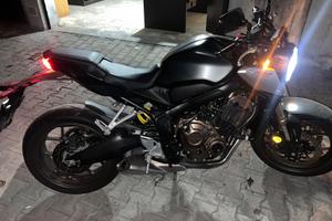 Honda CB650 R – Condizioni eccellenti – Nero Opaco