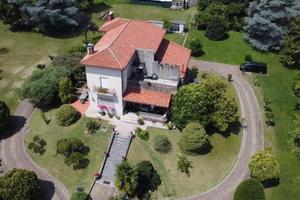 Villa indipendente pluricamere immersa nel verde!