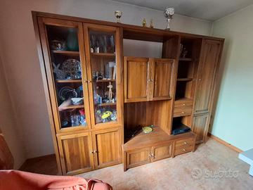 Soggiorno mobile con vetrine