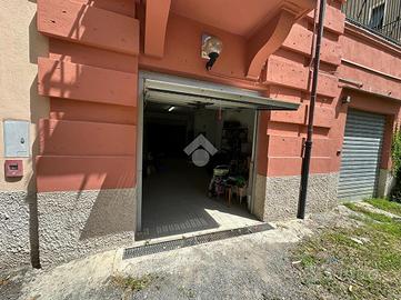 MAGAZZINO A GENOVA