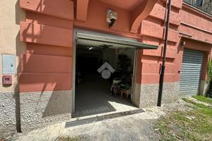MAGAZZINO A GENOVA