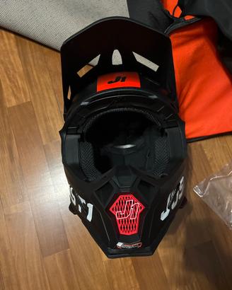 CASCO JUST ONE MOTOCROSS FULL CARBON