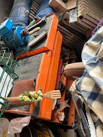 Carrello porta attrezzi