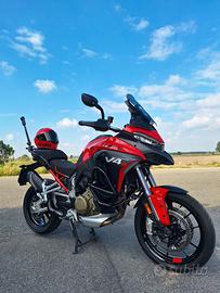 Stupenda Ducati Multistrada v4 S 2022