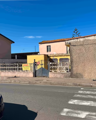 Casa indipendente con ampio giardino