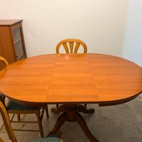 Tavolo, cucina e mobili vari