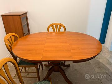 Tavolo, cucina e mobili vari