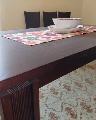 Tavolo, Sedie e Credenza 

