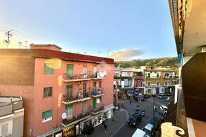2 LOCALI A NAPOLI