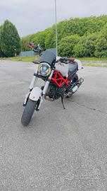 ducati monster 695 