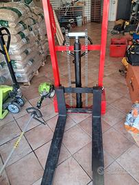 Sollevatore manuale euro pallet da 1000kg