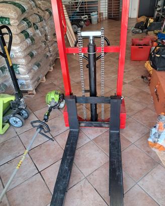 Sollevatore manuale euro pallet da 1000kg