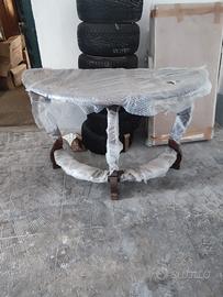 consolle in legno scuro 