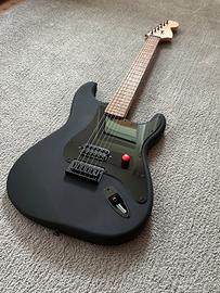 Squier by Fender Stratocaster Tom Delonge TSS