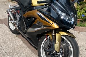 Suzuki GSXR 600 k8