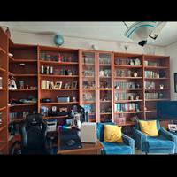 Libreria e scrivania completa. Colore Ciliegio