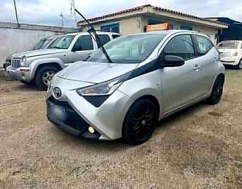 Toyota Aygo 1.0 VVT-i 72 CV 5 porte x-cool