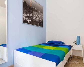 Stanza in appartamento di 156 m² a Milano