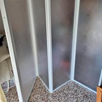 parete in alluminio e plexiglass