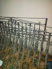 Ringhiera artigianale in ferro pieno e zincato a c