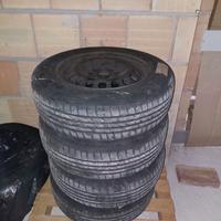 Gomme + cerchi da 15" per VW Golf V