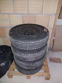 Gomme + cerchi da 15" per VW Golf V