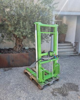Forchino trattore con stringicasse