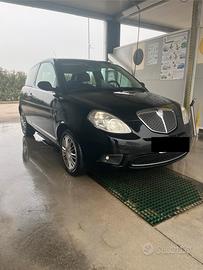 LANCIA Y NEO PATENTATI