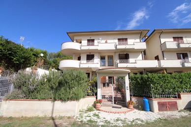 4 LOCALI A POGGIO MIRTETO