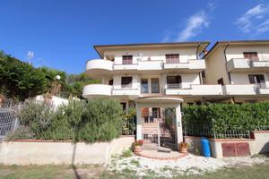 4 LOCALI A POGGIO MIRTETO