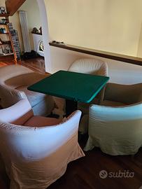 Tavolino con poltroncine