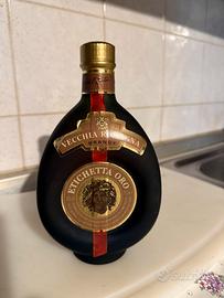 Vecchia Romagna etichetta oro