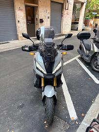 Honda x adv
