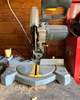 Troncatrice radiale CMI C-KGS 210 – Lama 210 mm