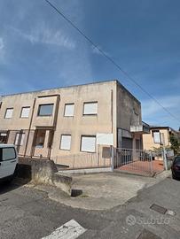 Locale Commerciale a Gagliano