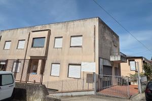 Locale Commerciale a Gagliano