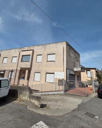 Locale Commerciale a Gagliano